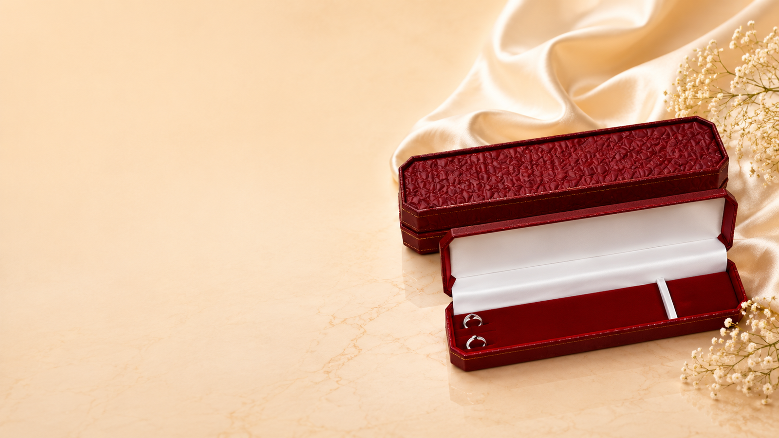 Long red chain box with satin and velvet interior